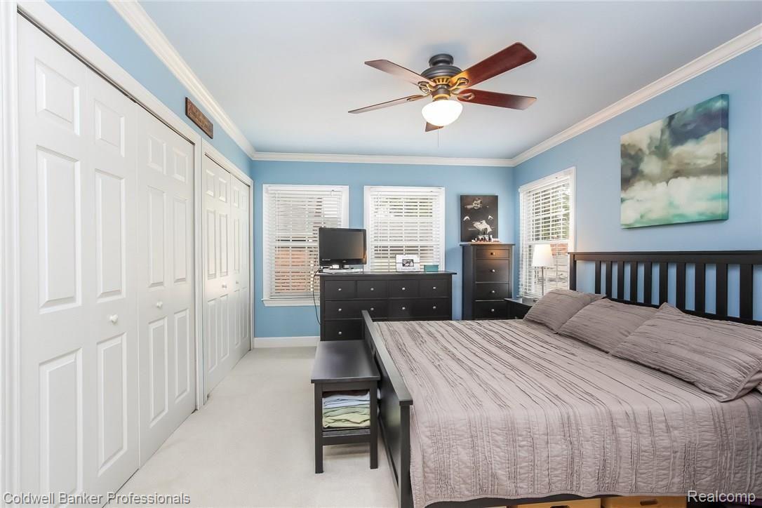 316 Merriweather Road Grosse Pointe, MI 48236 - Photo 20 of 46 022-Master_Bedroom-5853510-medium.jpg