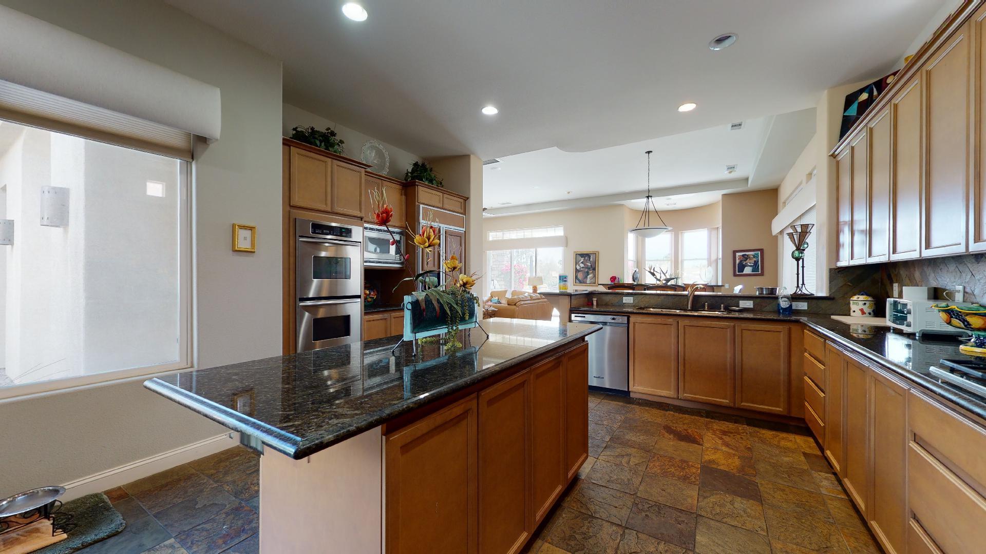 76 Vía Bella Rancho Mirage, CA 92270 - Photo 4 of 39 76-Via-Bella-03132021_215145