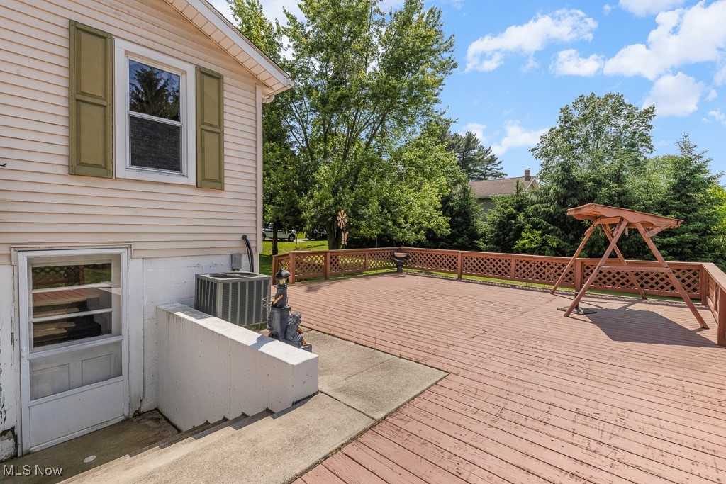 1611 Faye Road Akron, OH 44306 - Photo 43 of 50 Deck area