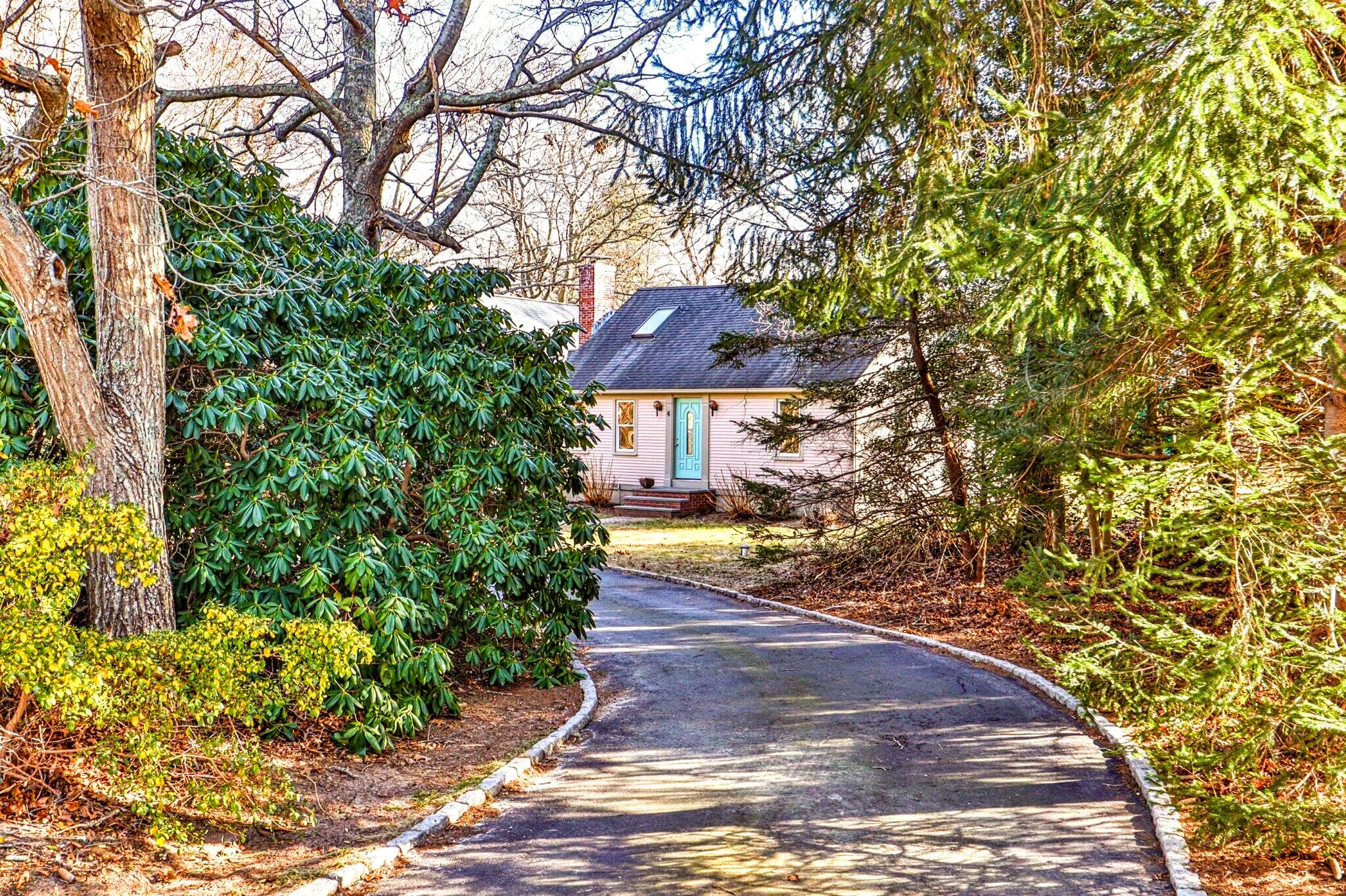 4 Great Hill Road Sandwich, MA 02563 - Photo 1 of 46 Cobble edge driveway