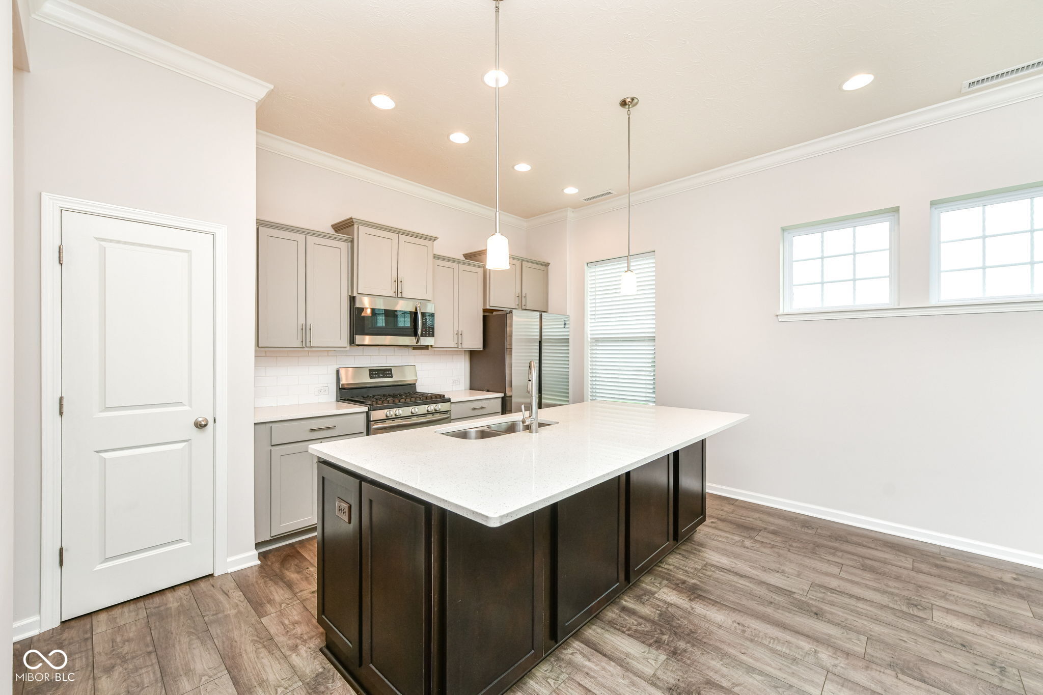 13275 Susser Way Fishers, IN 46037 - Photo 4 of 36