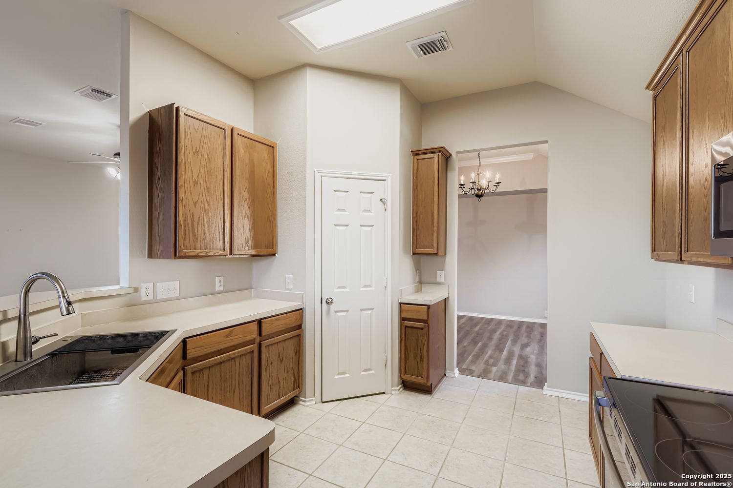 937 Forest Ridge Parkway Schertz, TX 78154 - Photo 11 of 38