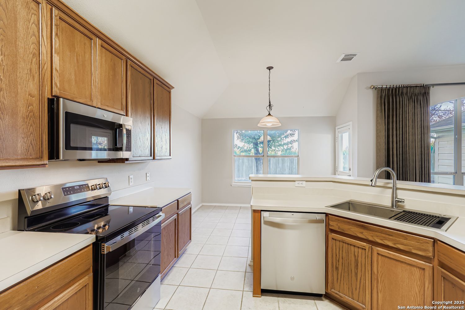 937 Forest Ridge Parkway Schertz, TX 78154 - Photo 13 of 38