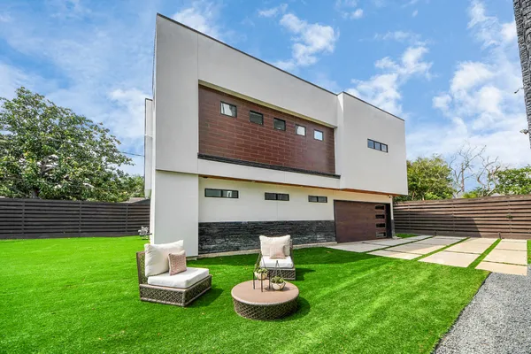 a view of outdoor space yard and patio