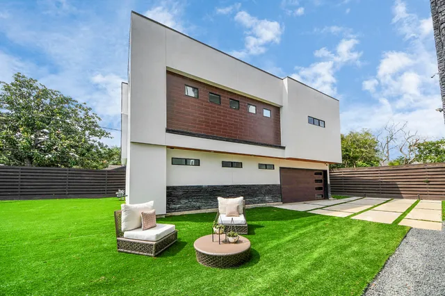 a view of outdoor space yard and patio
