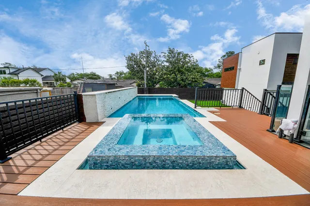 $19,990 | 5327 South Braeswood Boulevard, Houston, TX 77096