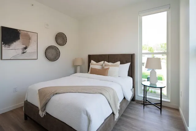 $7,750 | 9 West Drive, Excelsior, MN 55331