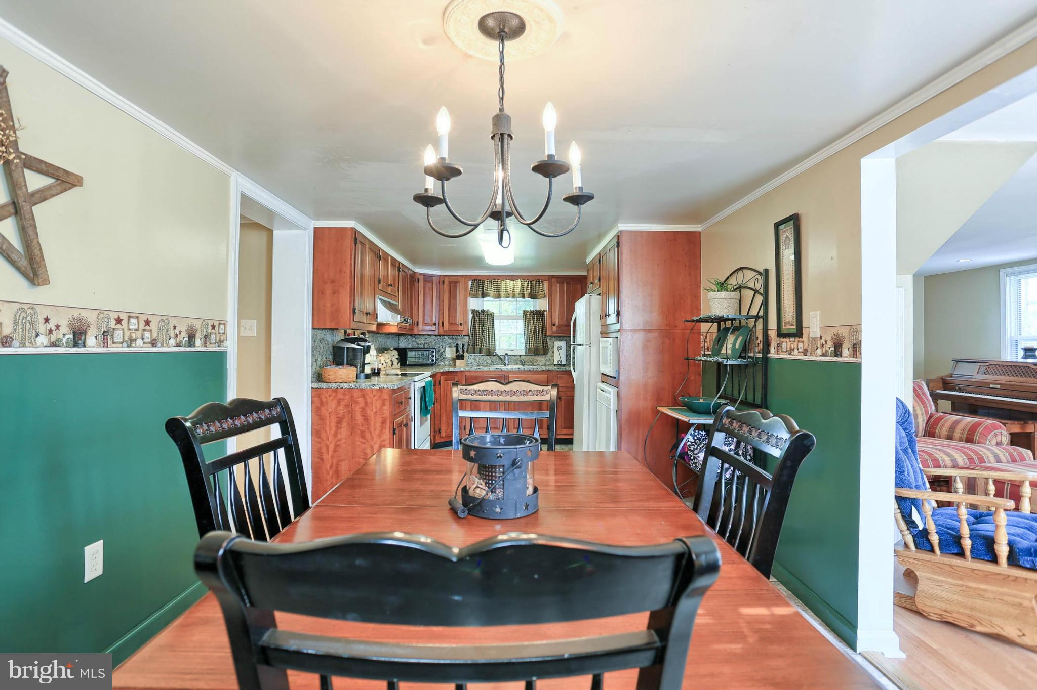 18558 Burnside Bridge Road Sharpsburg, MD 21782 - Photo 11 of 30 Dining Room