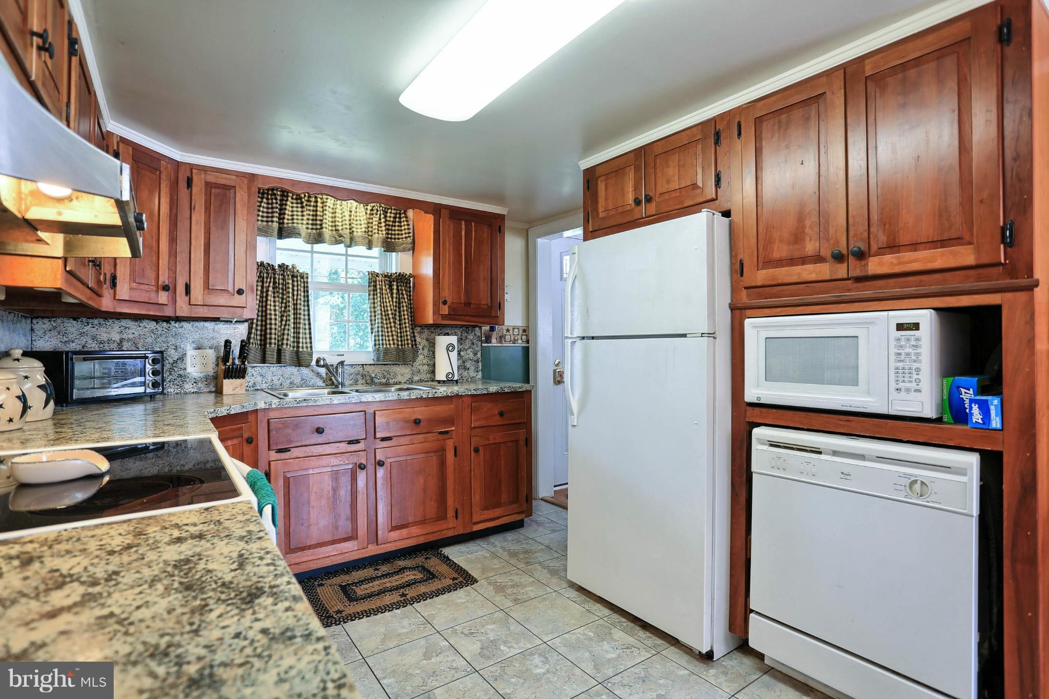 18558 Burnside Bridge Road Sharpsburg, MD 21782 - Photo 7 of 30 Kitchen