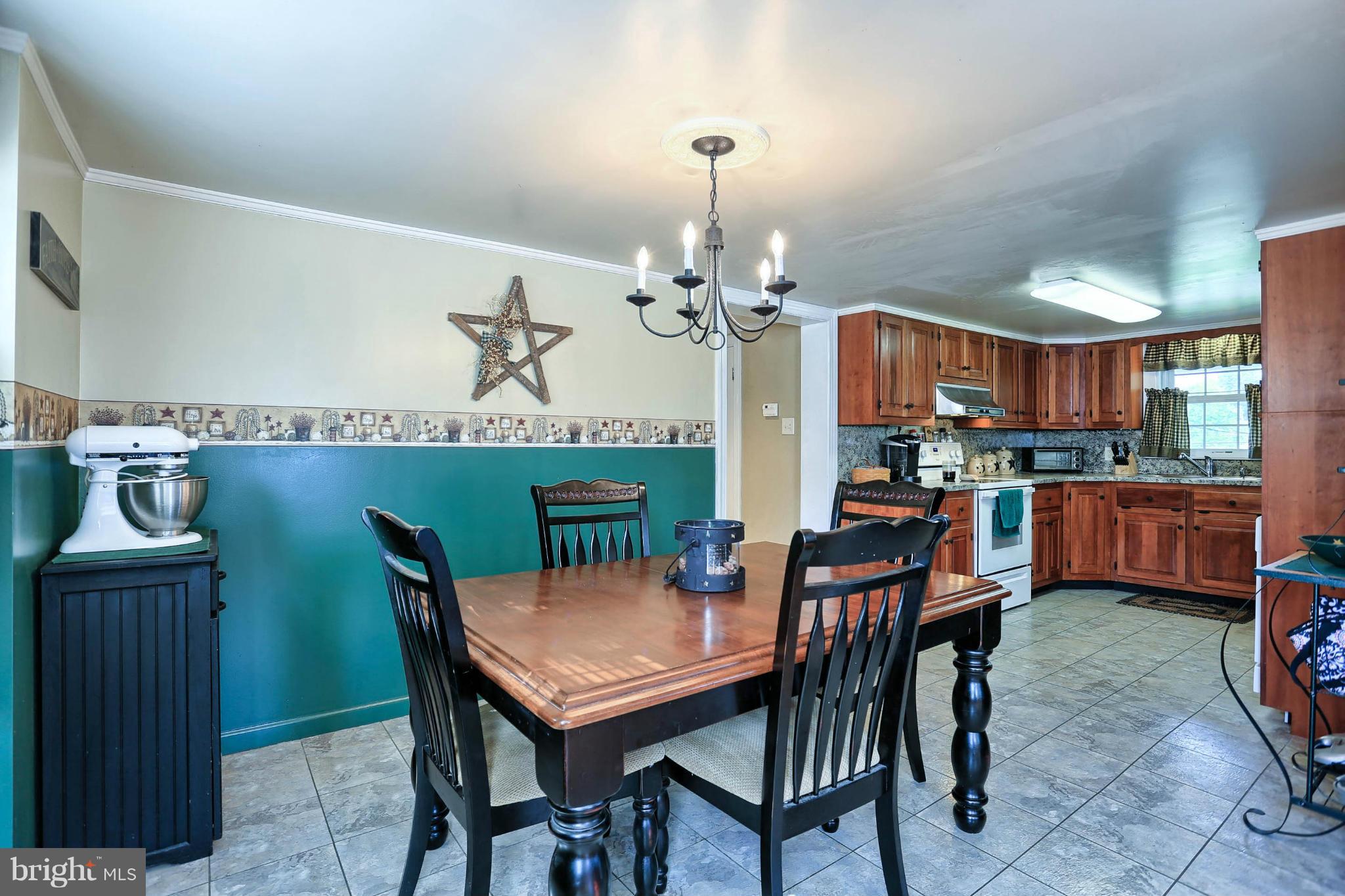 18558 Burnside Bridge Road Sharpsburg, MD 21782 - Photo 10 of 30 Dining Room
