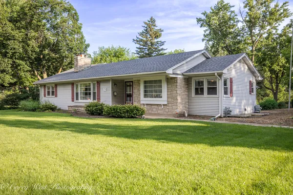 $450,000 | 1319 West State Street, Geneva, IL 60134