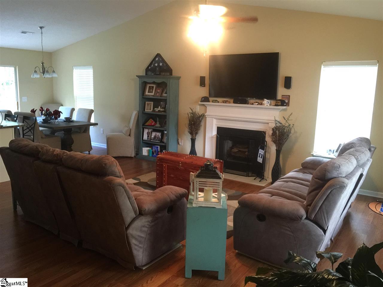 460 Tanyard Road Greenville, SC 29609 - Photo 4 of 14