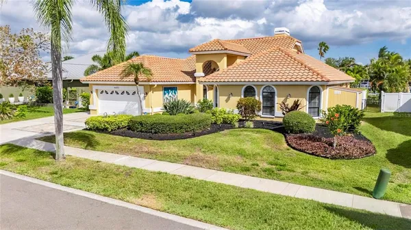 $975,000 | 6603 Black Fin Way, Apollo Beach, FL 33572