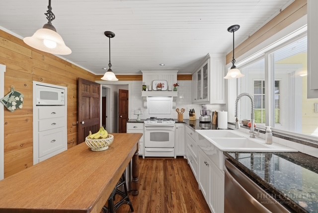 1294 Spencer Branch Road Lansing, NC 28643 - Photo 4 of 47