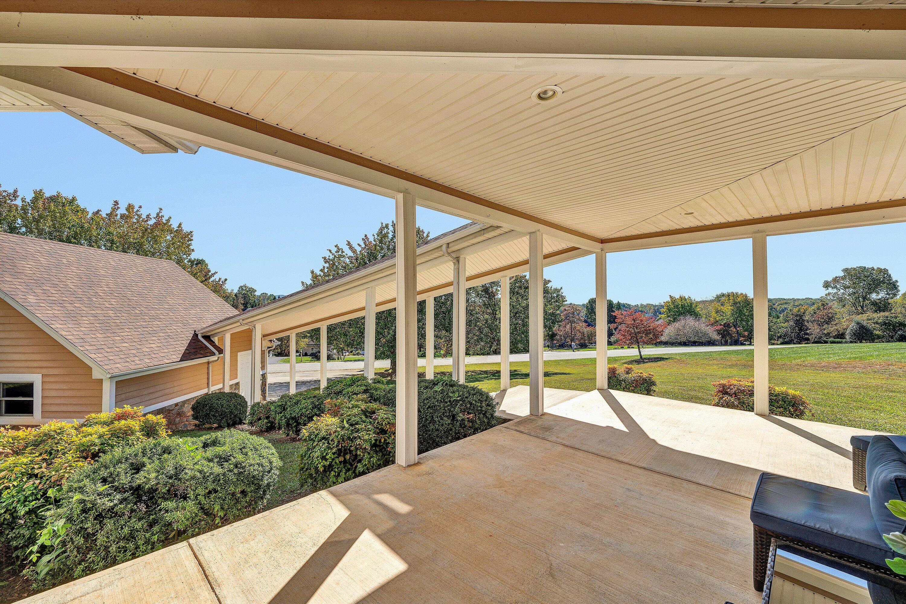 537 Calypso Road Moneta, VA 24121 - Photo 7 of 55 07-DSC00357