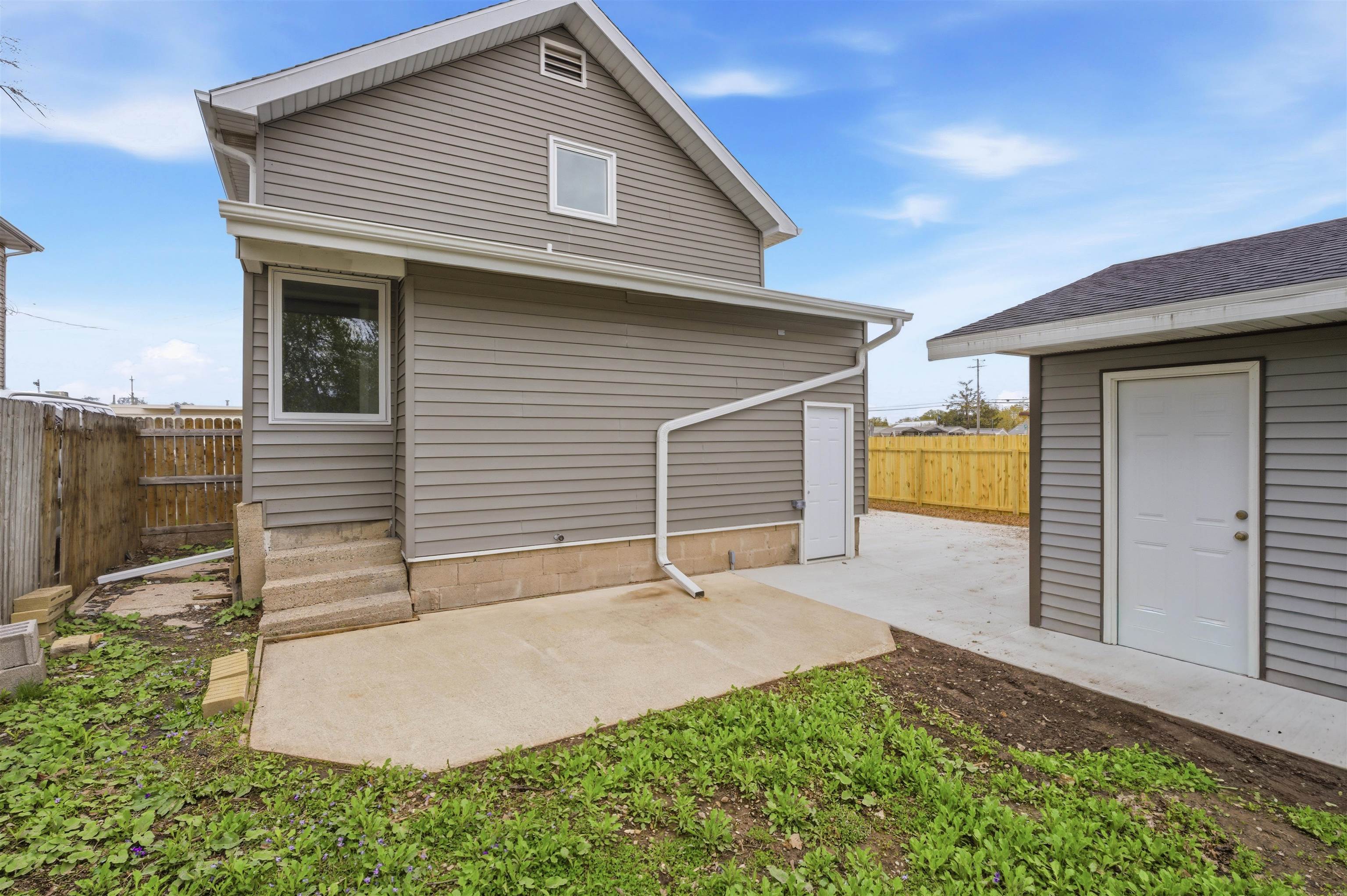 1315 West Summer Street Appleton, WI 54914 - Photo 2 of 43