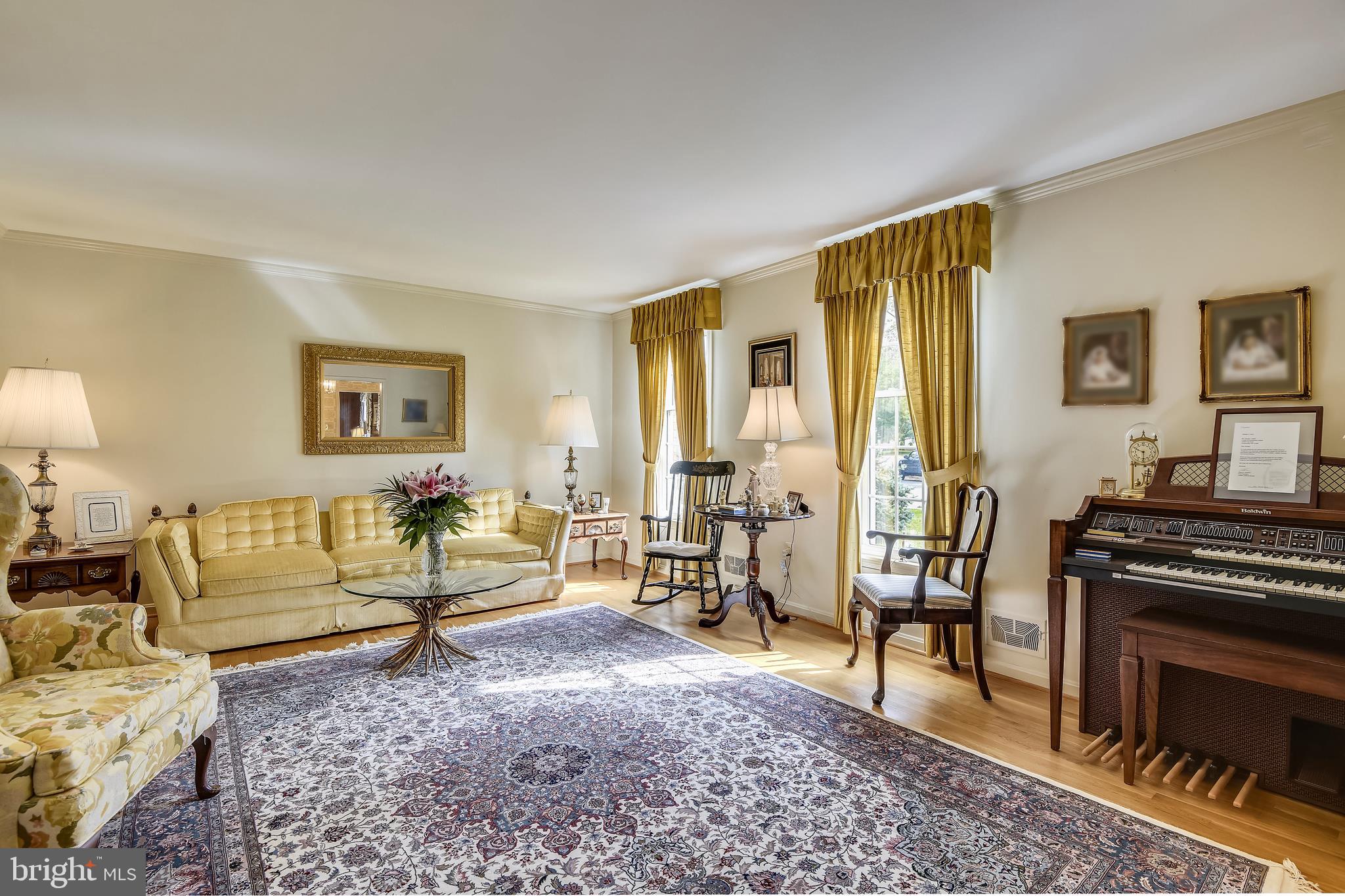 10842 Sandringham Road Cockeysville, MD 21030 - Photo 5 of 29 Bright & Sunny LR