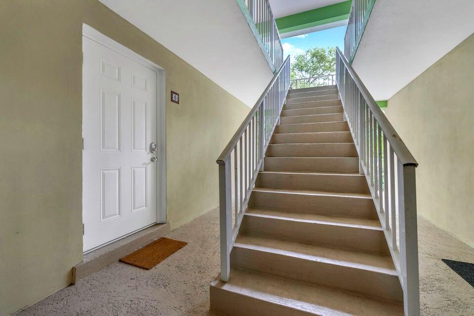 1129 Pebble Beach Lane, Unit 6 Marathon, FL 33050 - Photo 24 of 31 a view of entryway