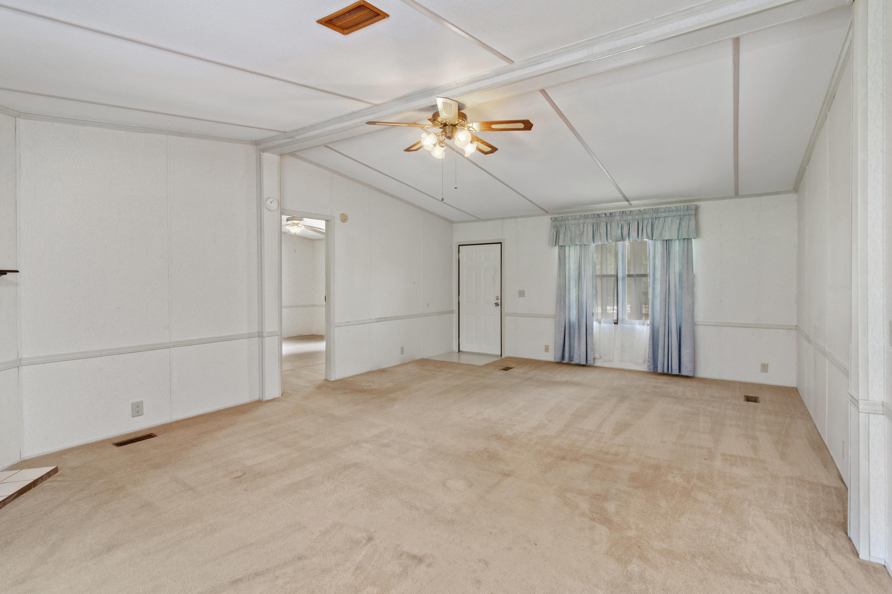 5067 Robert Taylor Road Crestview, FL 32539 - Photo 5 of 33 Gallery Image 5