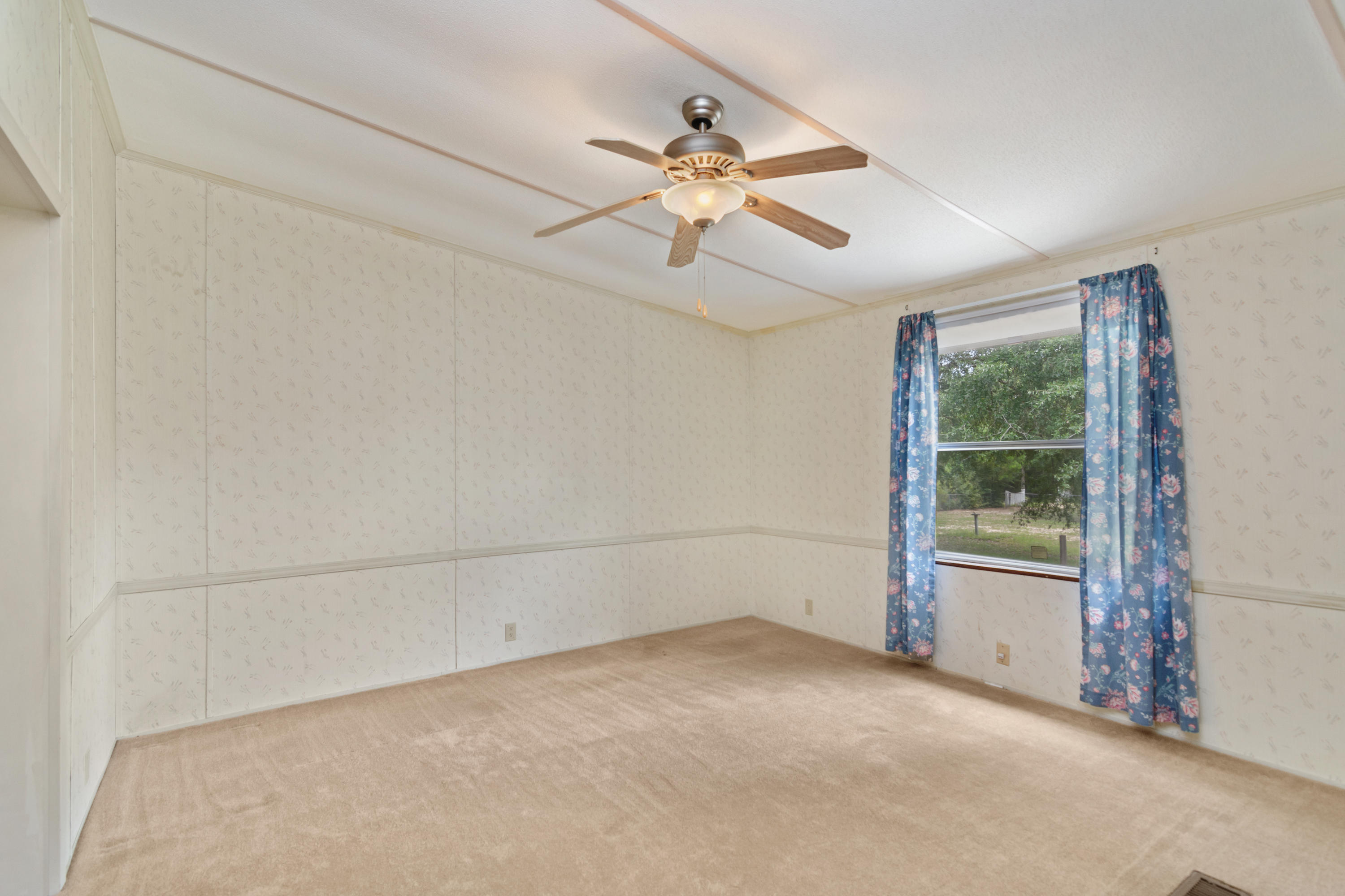 5067 Robert Taylor Road Crestview, FL 32539 - Photo 7 of 33 Gallery Image 7
