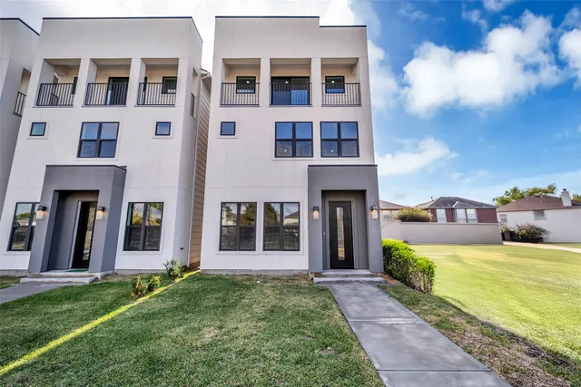 $2,850 | 15000 South Richmond Avenue, Unit 6, Houston, TX 77082