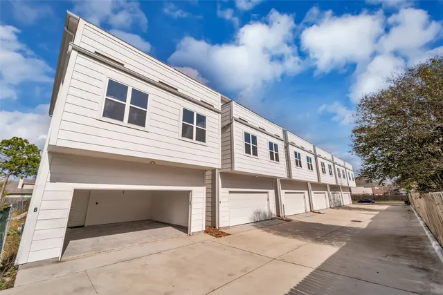 $2,850 | 15000 South Richmond Avenue, Unit 6, Houston, TX 77082