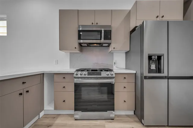 $2,850 | 15000 South Richmond Avenue, Unit 6, Houston, TX 77082