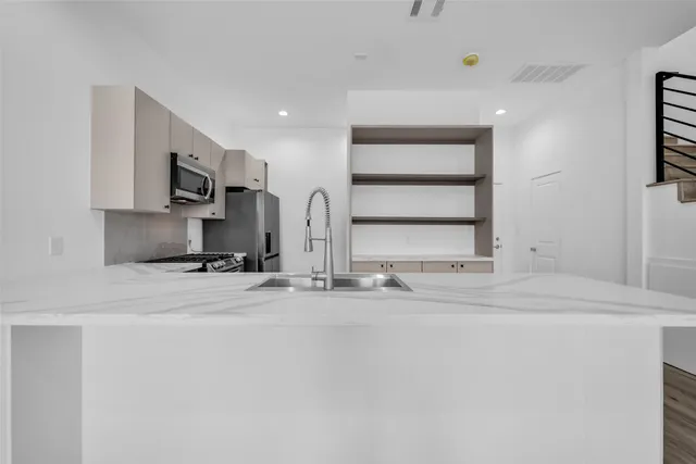 $2,850 | 15000 South Richmond Avenue, Unit 6, Houston, TX 77082