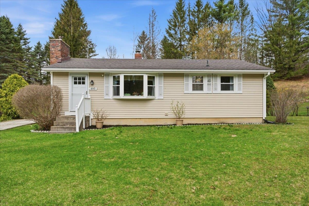 895 Barber Pond Road Pownal, VT 05261 - Photo 3 of 26