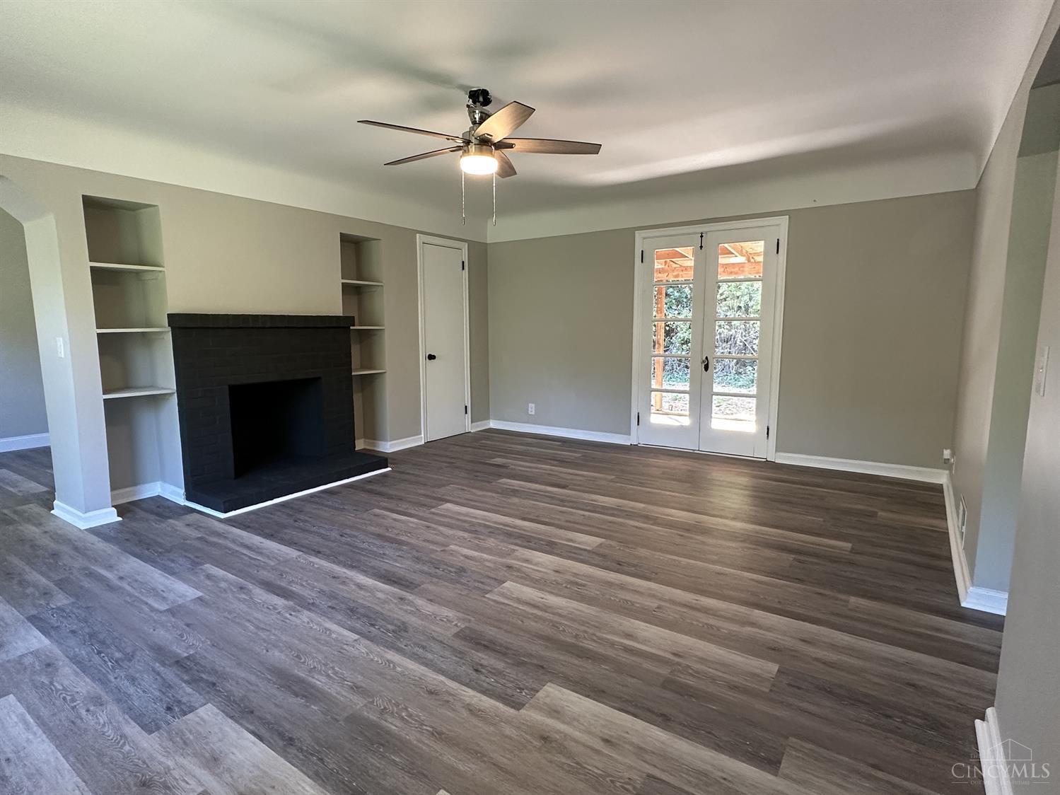 4023 Hubble Road Cincinnati, OH 45247 - Photo 2 of 13