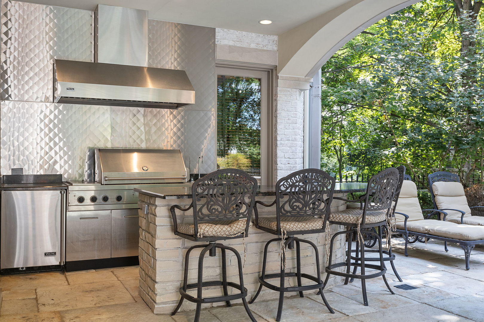 23W651 Hobson Road Naperville, IL 60540 - Photo 7 of 73 Gallery Image 7