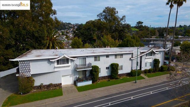 $2,500,000 | 7940 Bancroft Avenue, Oakland, CA 94605