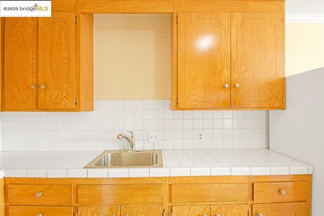 $2,500,000 | 7940 Bancroft Avenue, Oakland, CA 94605