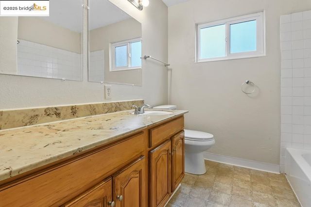 $2,500,000 | 7940 Bancroft Avenue, Oakland, CA 94605