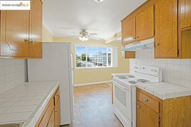 $2,500,000 | 7940 Bancroft Avenue, Oakland, CA 94605