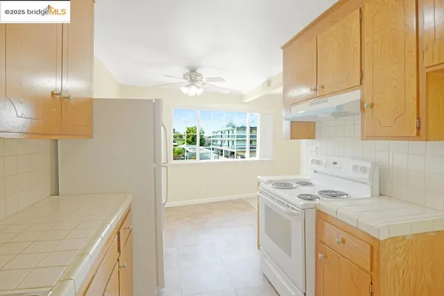 $2,500,000 | 7940 Bancroft Avenue, Oakland, CA 94605