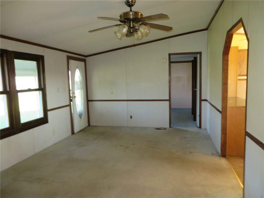 1707 Laurel Road Shelocta, PA 15774 - Photo 3 of 17