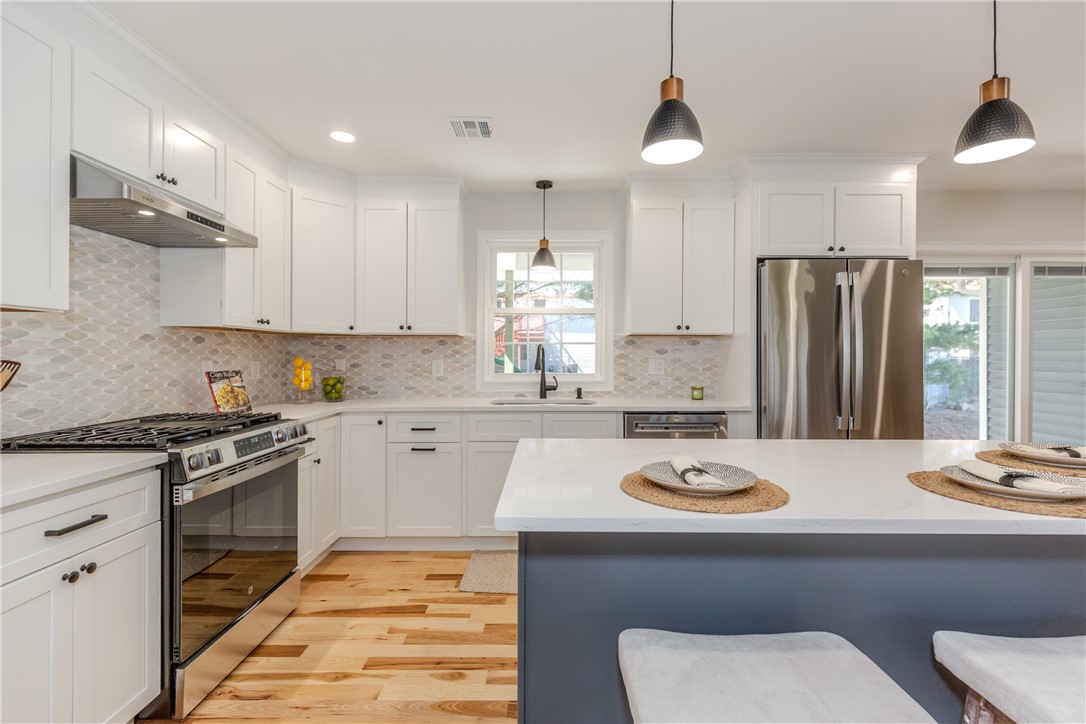 60 Tomahawk Trail Cranston, RI 02921 - Photo 13 of 34