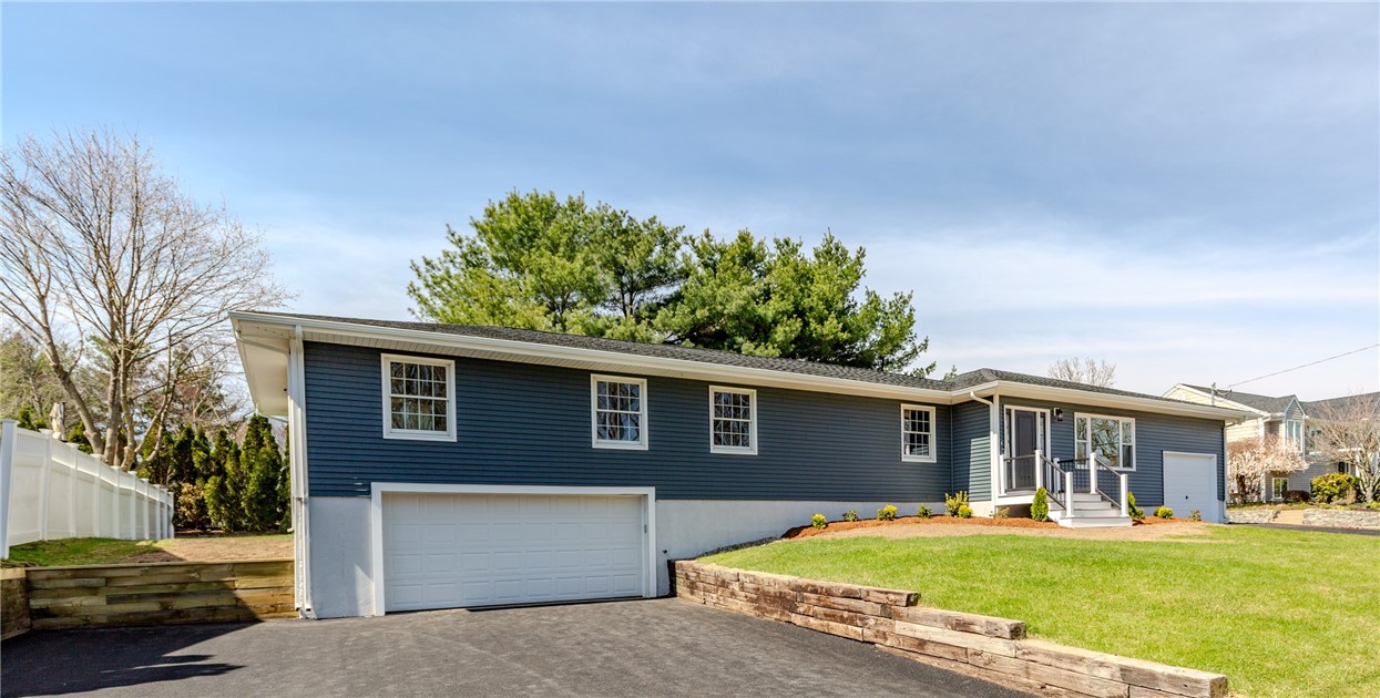 60 Tomahawk Trail Cranston, RI 02921 - Photo 2 of 34