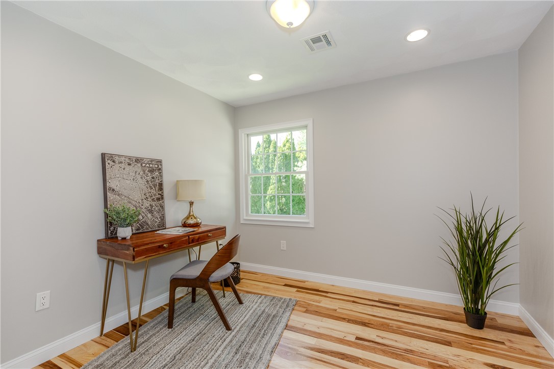 60 Tomahawk Trail Cranston, RI 02921 - Photo 22 of 34