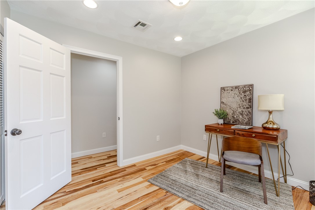 60 Tomahawk Trail Cranston, RI 02921 - Photo 23 of 34