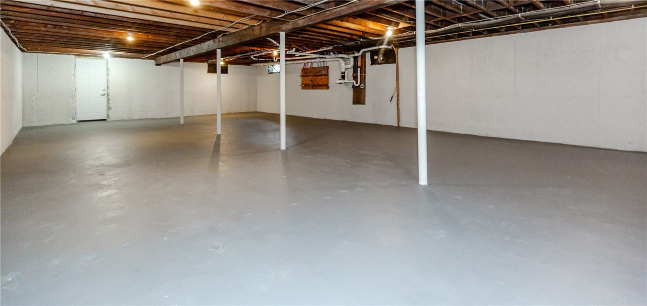 60 Tomahawk Trail Cranston, RI 02921 - Photo 30 of 34