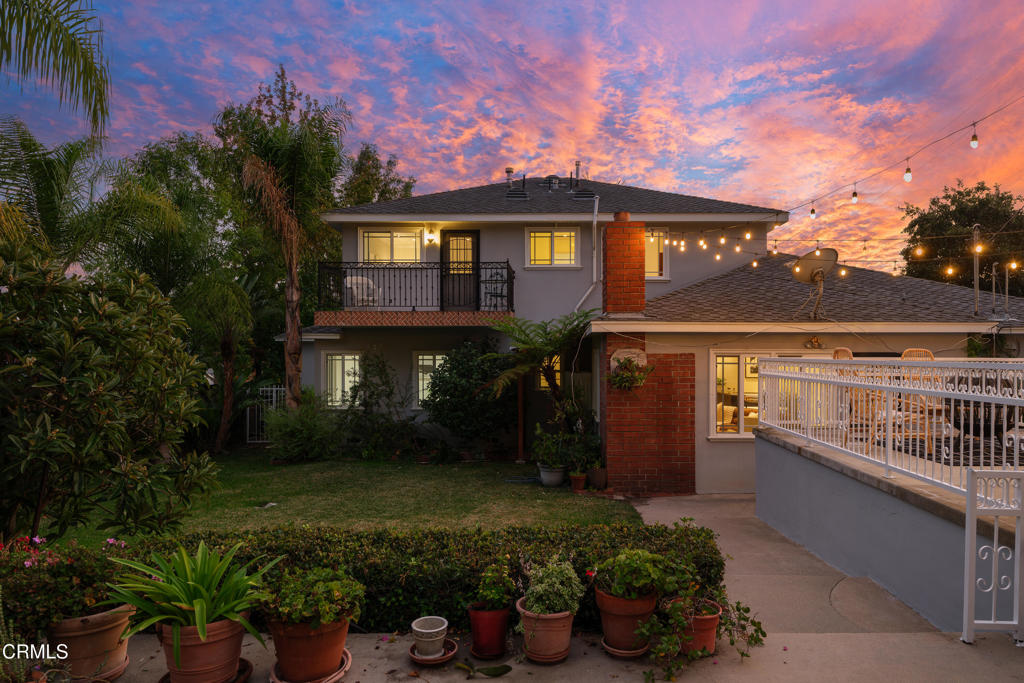 941 Chehalem Road La Canada Flintridge, CA 91011 - Photo 64 of 74 a front view of a house with a garden
