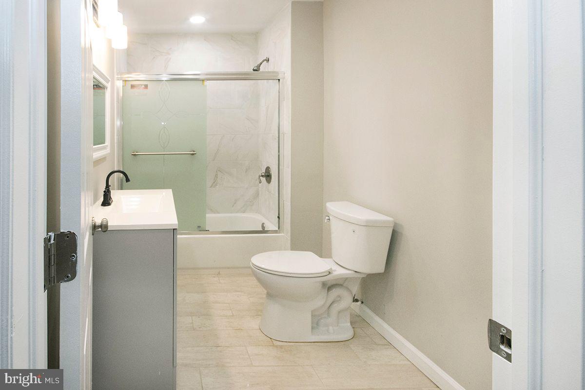 42 Smith Terrace Clementon, NJ 08021 - Photo 14 of 27 Up Dated Bathrooms