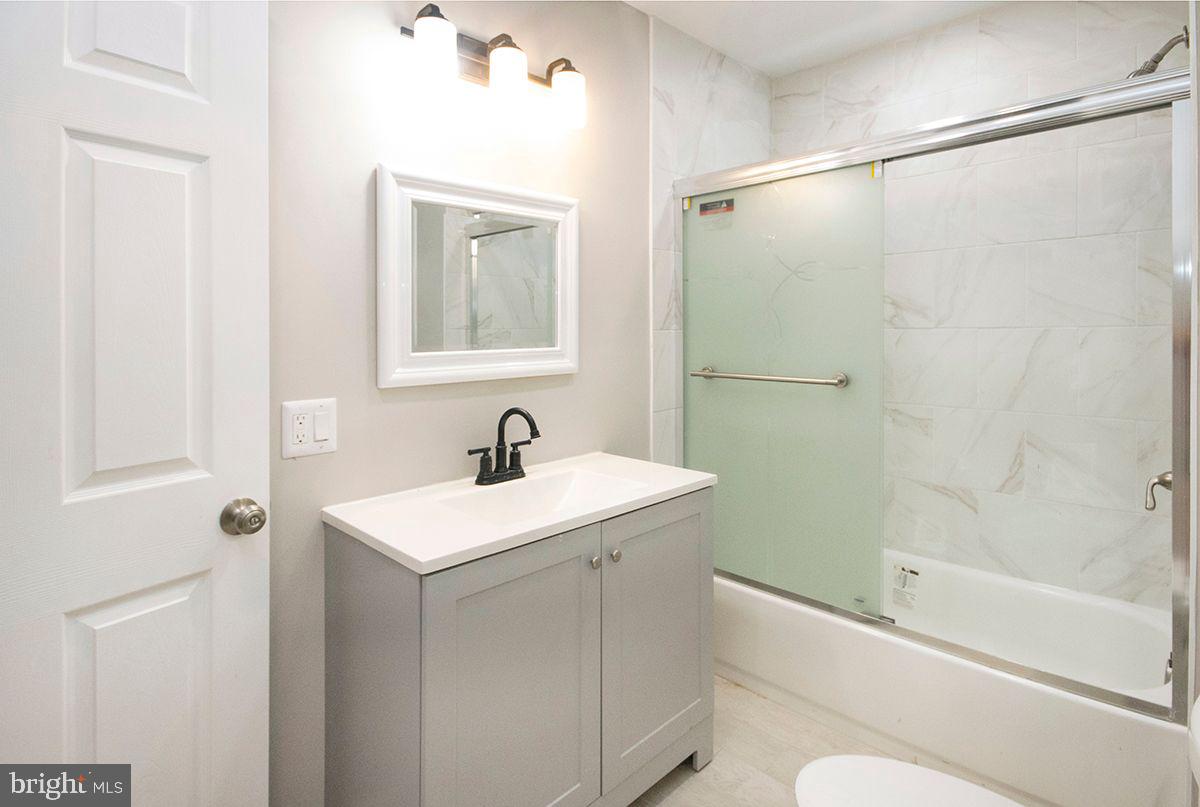 42 Smith Terrace Clementon, NJ 08021 - Photo 15 of 27 Up Dated Bathrooms