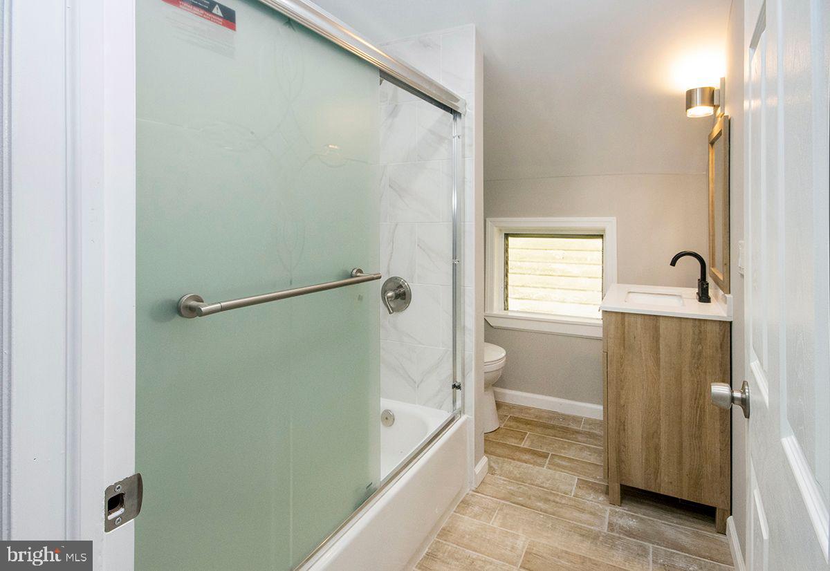 42 Smith Terrace Clementon, NJ 08021 - Photo 18 of 27 Up Dated Bathrooms