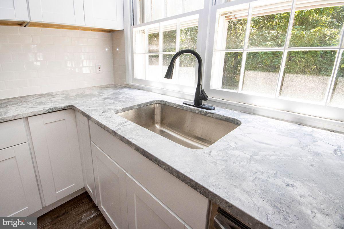 42 Smith Terrace Clementon, NJ 08021 - Photo 5 of 27 New Kitchen: Granite and Stainless Steel