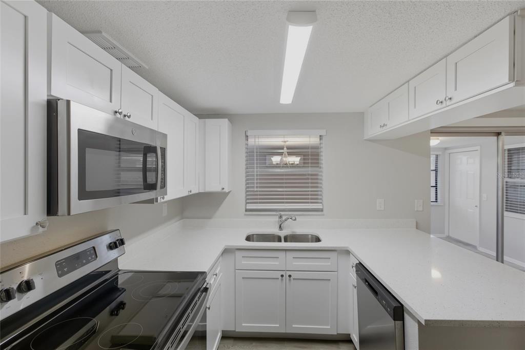 101 Oberlin Road Venice, FL 34293 - Photo 9 of 27