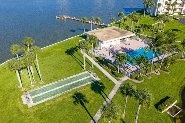 $575,000 | 200 Intracoastal Place, Unit 206, Tequesta, FL 33469