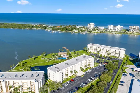 $575,000 | 200 Intracoastal Place, Unit 206, Tequesta, FL 33469
